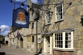 Отель The Bell Inn, Stilton, Cambridgeshire  Питерборо